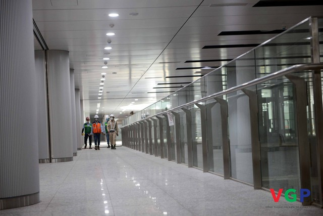 Cận cảnh ga ngầm lớn nhất tuyến metro số 1 - Ảnh 12.