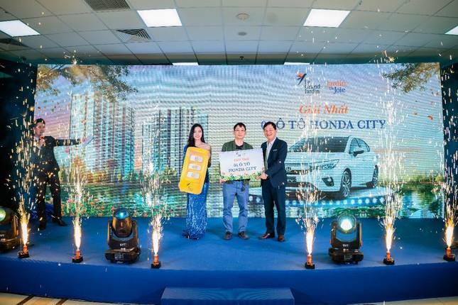 Niềm vui nhân đôi ngày đầu năm của các chủ nhân căn hộ Le Grand Jardin ảnh 4