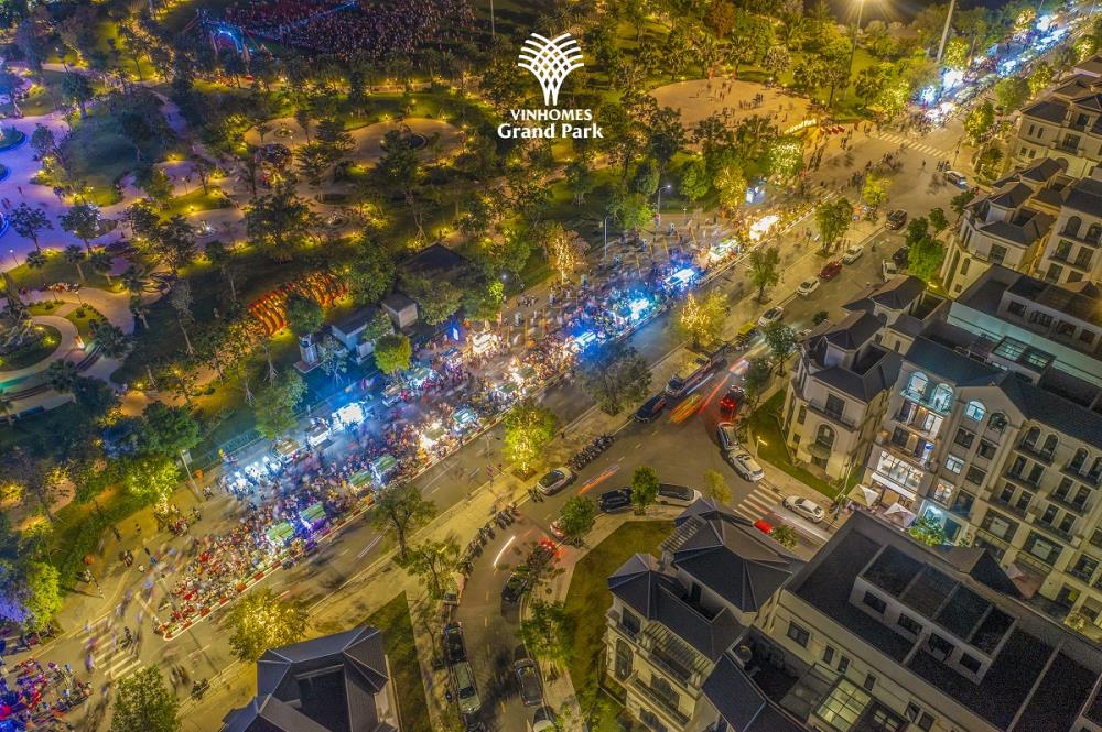 Du khách đổ về đông đúc “đốt cháy” không khí vui chơi, giải trí suốt quanh năm tại Vinhomes Grand Park Du khách đổ về đông đúc “đốt cháy” không khí vui chơi, giải trí suốt quanh năm tại Vinhomes Grand Park
