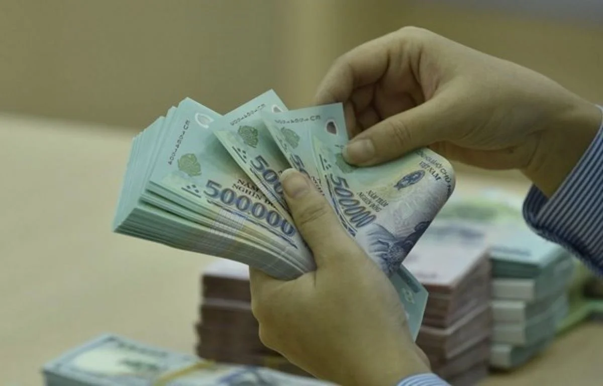 Hàng loạt ngân hàng tăng lãi suất cho vay