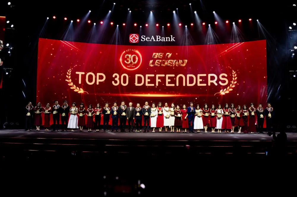 SeABank vinh danh Top 30 CBNV tại các Khối hỗ trợ có thâm niên cống hiến và thành tích xuất sắc